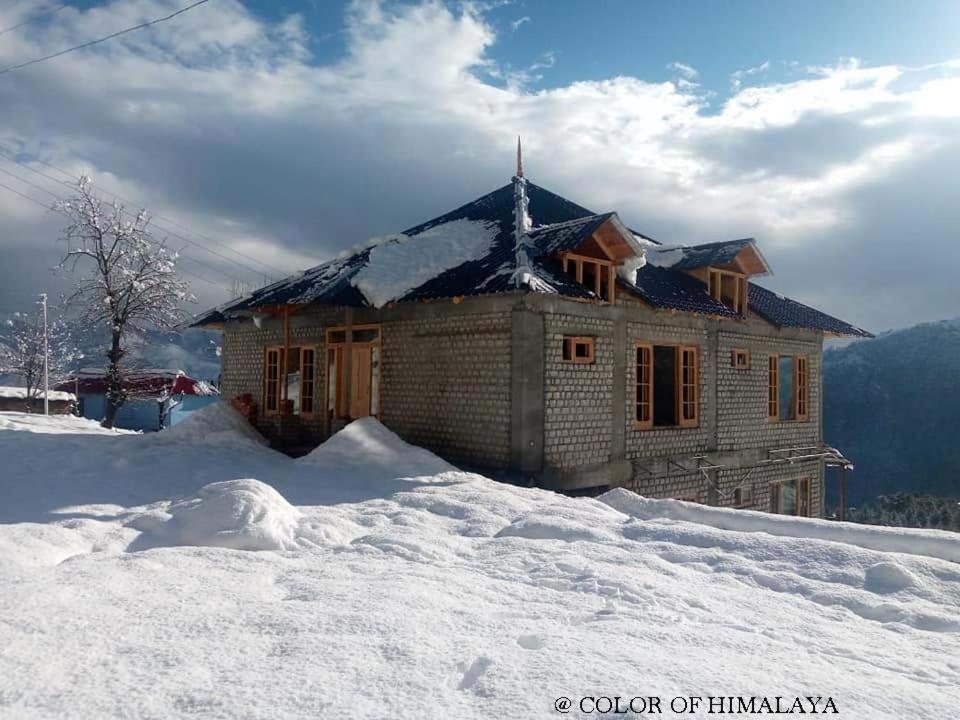 Loghouse At Khajjiar Lake Zewnętrze zdjęcie