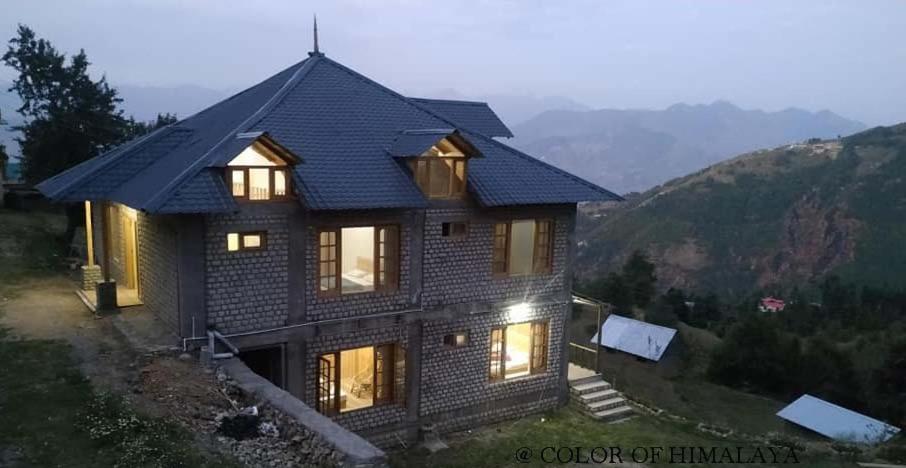 Loghouse At Khajjiar Lake Zewnętrze zdjęcie