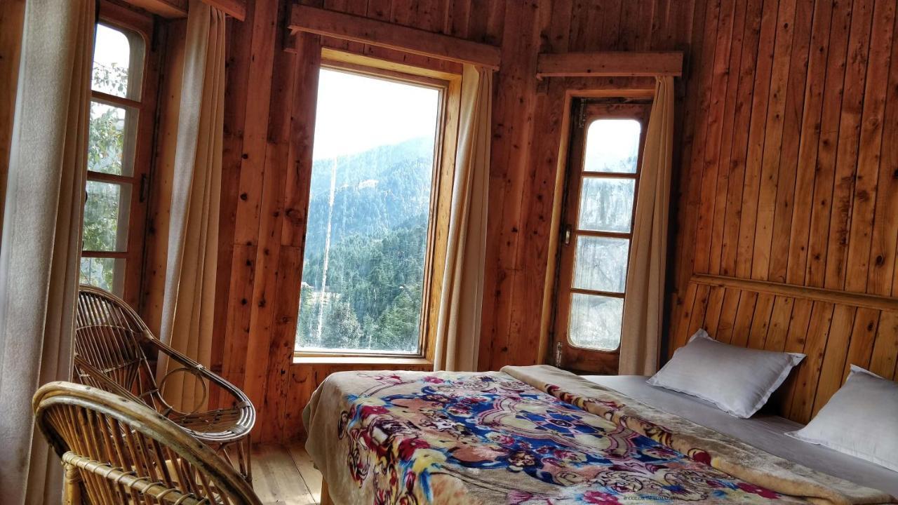 Loghouse At Khajjiar Lake Zewnętrze zdjęcie